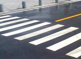 道路標(biāo)線漆施工注意事項